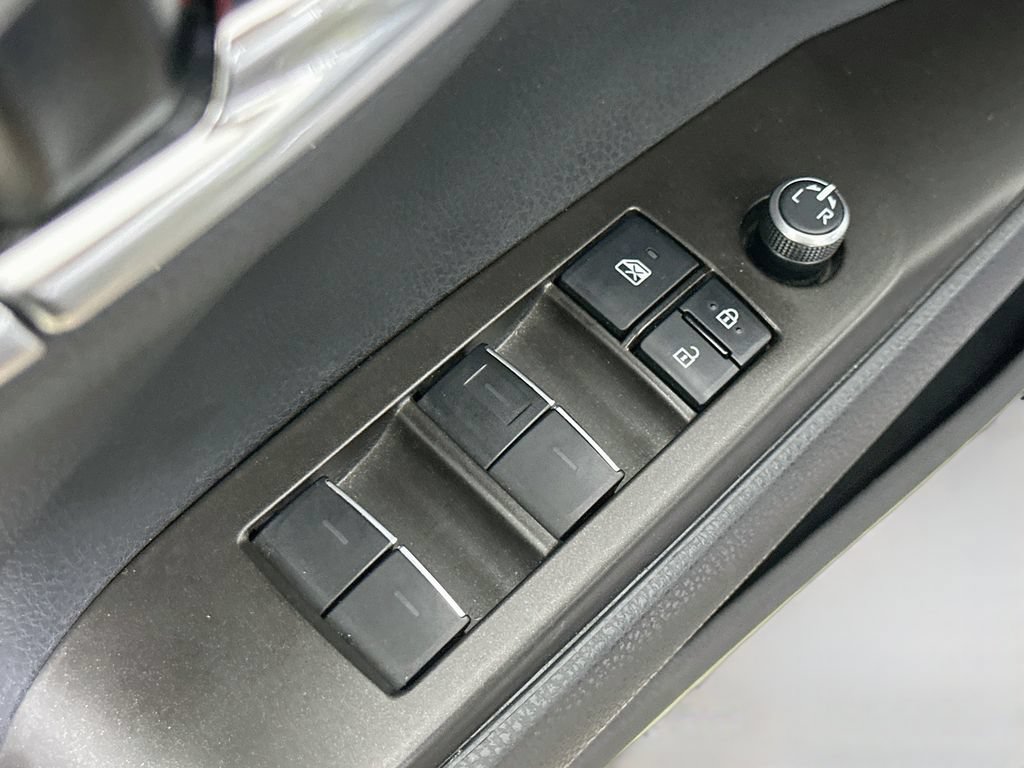 Used 2022 Toyota Camry XSE w/ Navigation Package FWD image 18