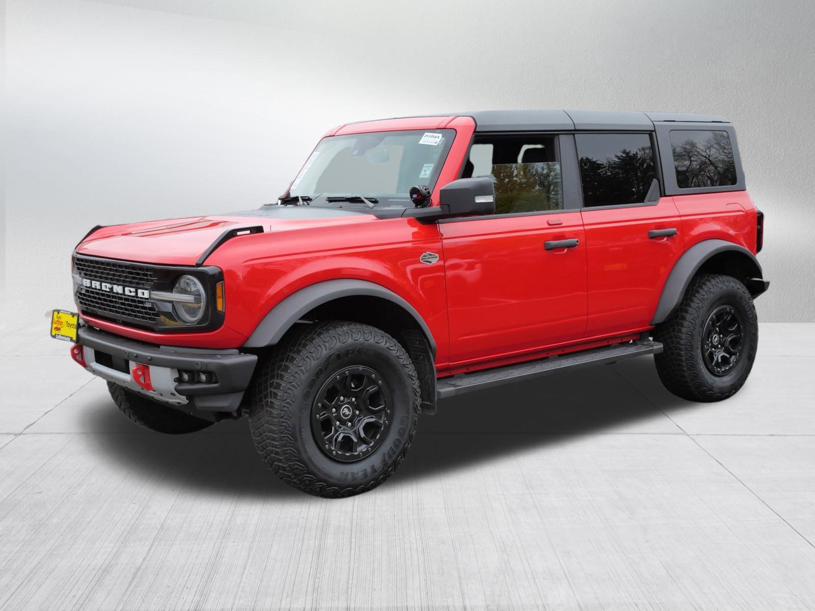 Used 2022 Ford Bronco Wildtrak image 3
