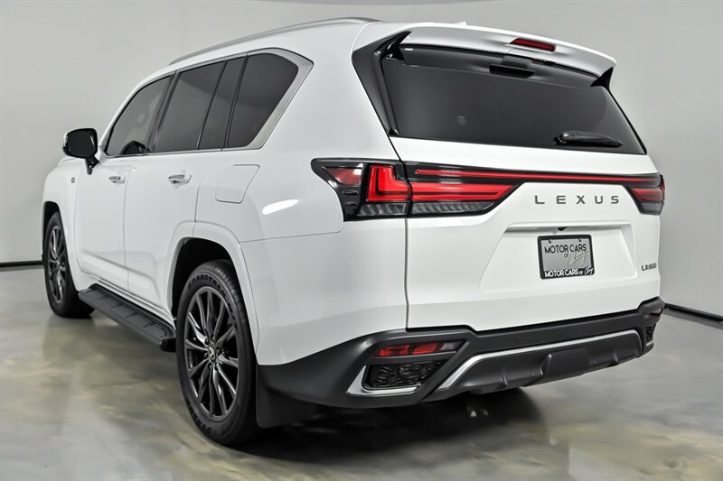 Used 2025 Lexus LX 600 F Sport AWD/4WD image 8