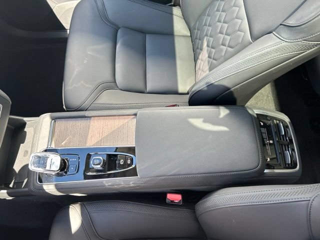 Certified 2025 Volvo XC90 B5 Plus AWD/4WD image 27
