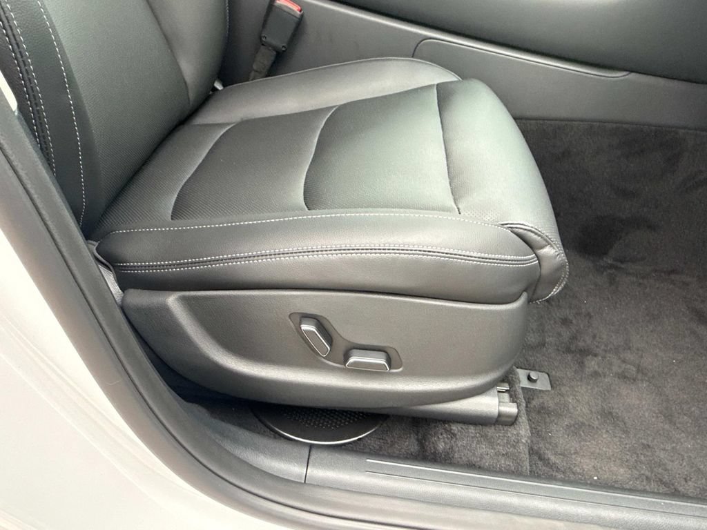 New 2026 Genesis GV70 2.5T AWD/4WD image 13