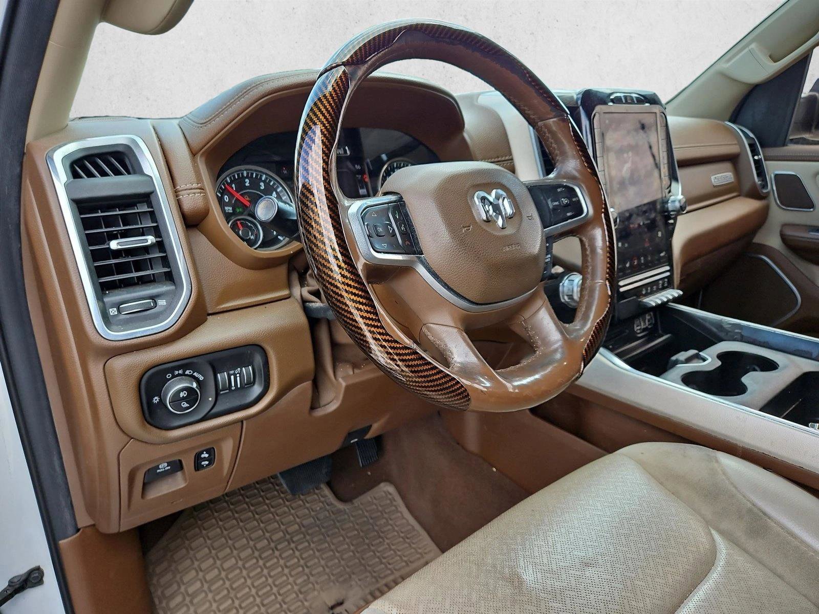 Used 2019 RAM 1500 Laramie RWD image 10