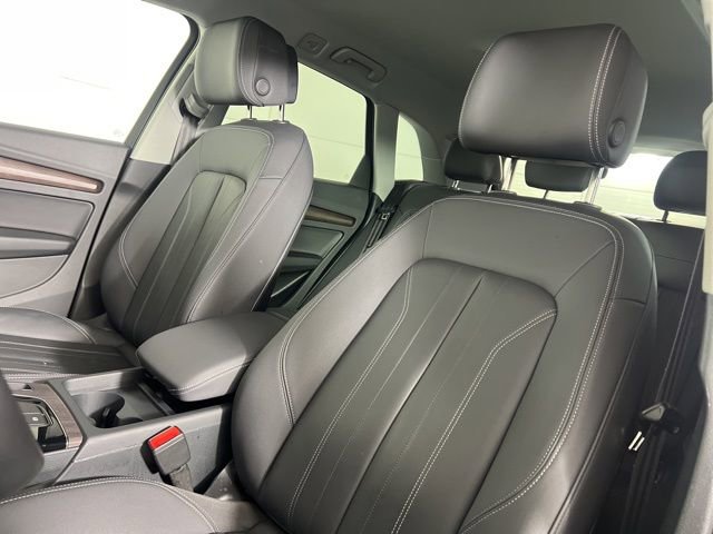 Used 2023 Audi Q5 2.0T Premium w/ Convenience Package image 21