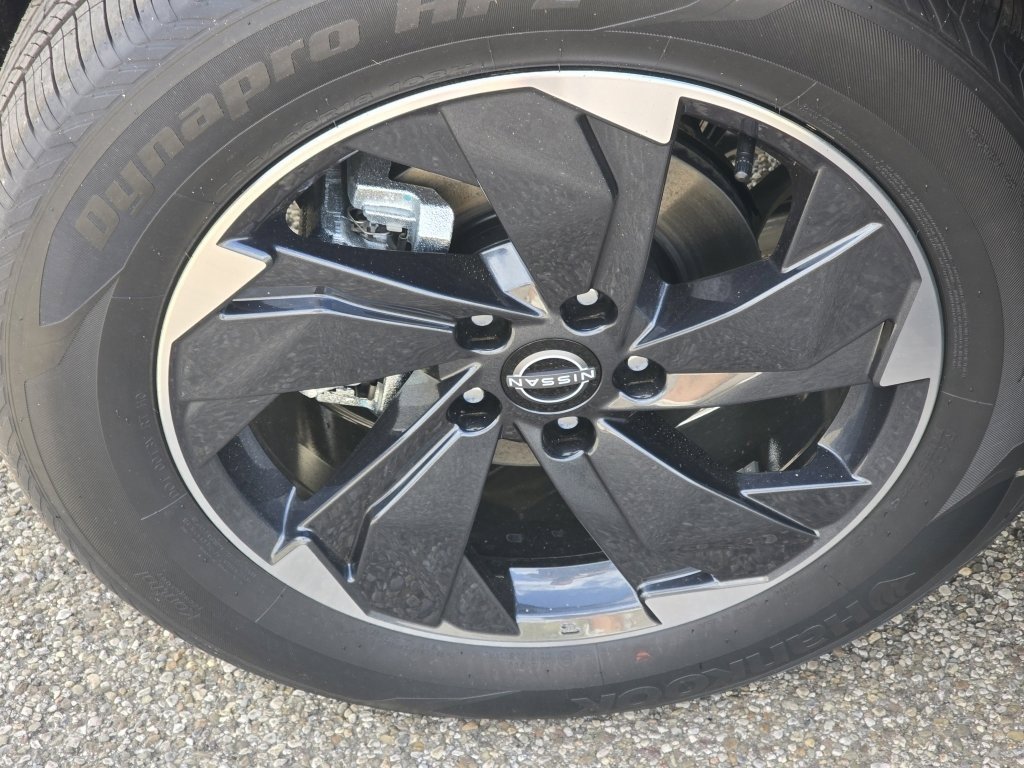 New 2026 Nissan Rogue SV w/ SV Premium Package image 18