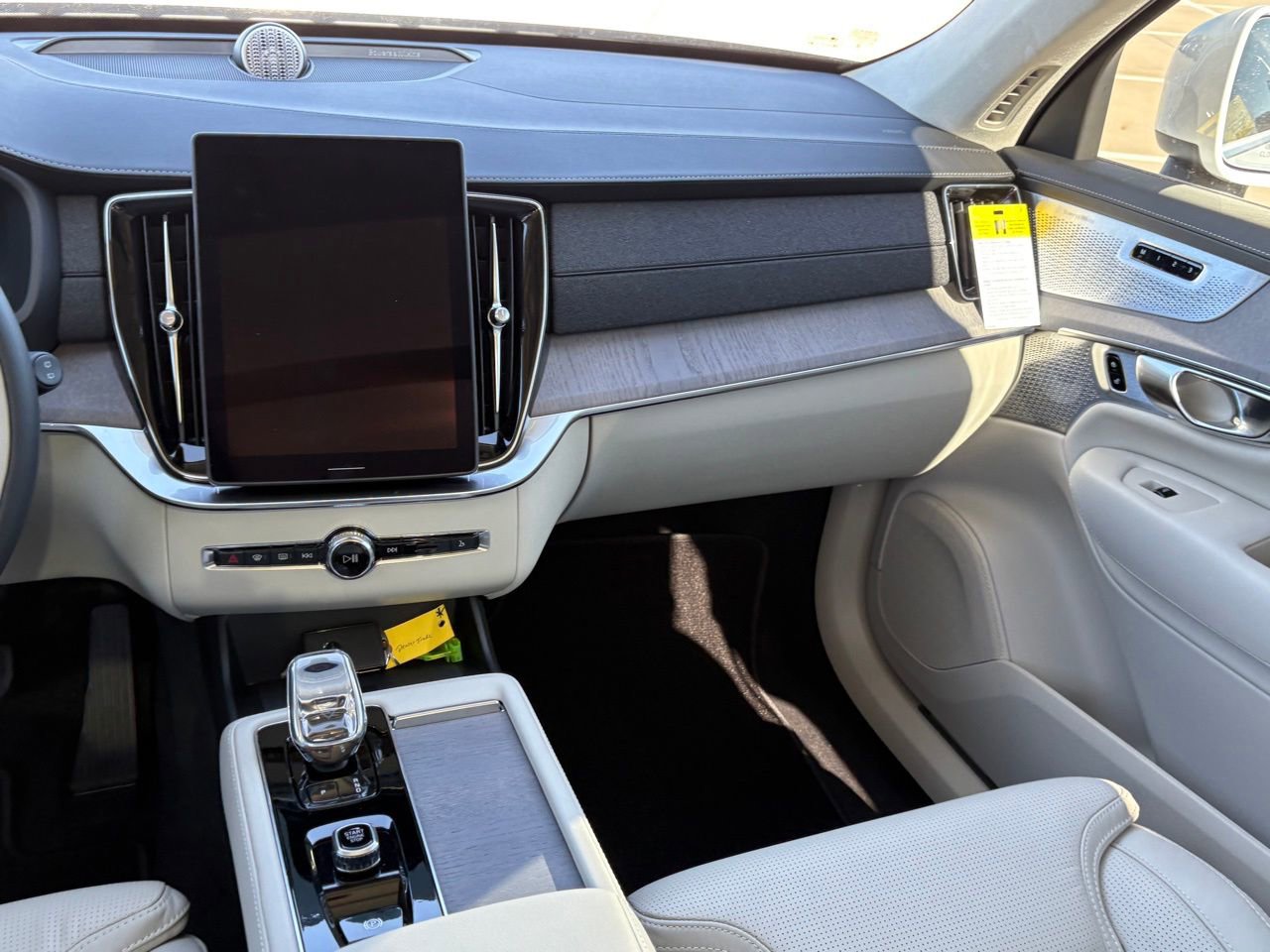 New 2026 Volvo XC90 B6 Ultra w/ Lounge Package image 13