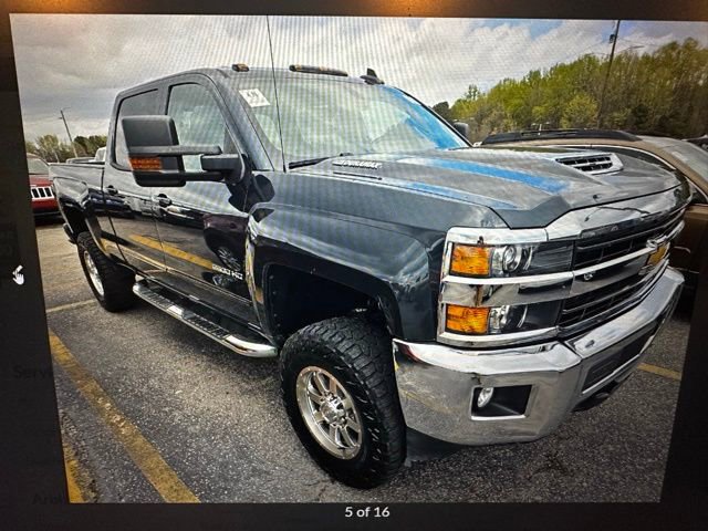 Used 2019 Chevrolet Silverado 2500 LT w/ LT Convenience Package image 4