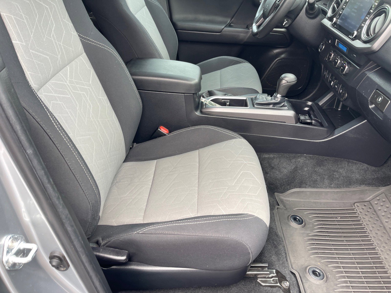 Used 2022 Toyota Tacoma TRD Off-Road w/ Technology Package image 19