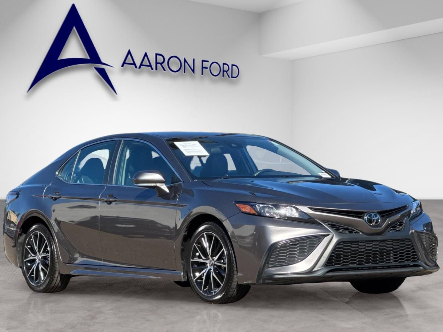 Used 2024 Toyota Camry SE image 7