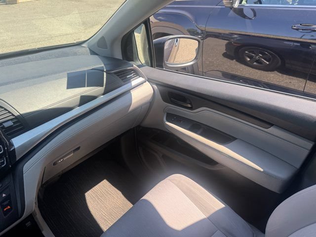 Used 2023 Honda Odyssey EX image 16