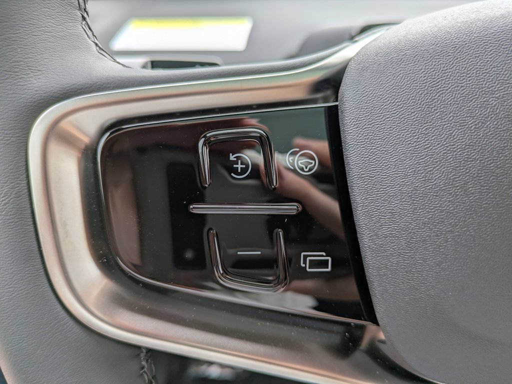 New 2026 Volvo EX30 Plus w/ Climate Package RWD image 24