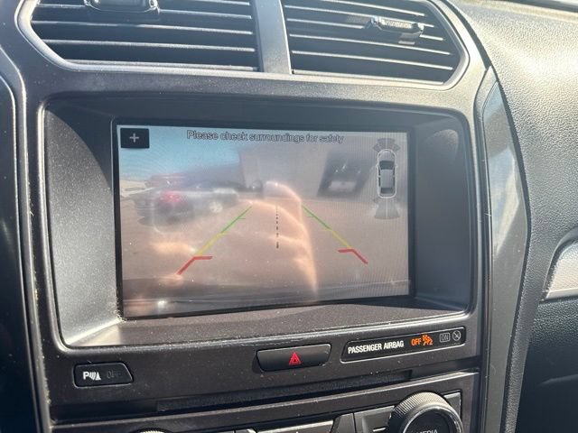 Used 2018 Ford Explorer XLT w/ Equipment Group 202A AWD/4WD image 29