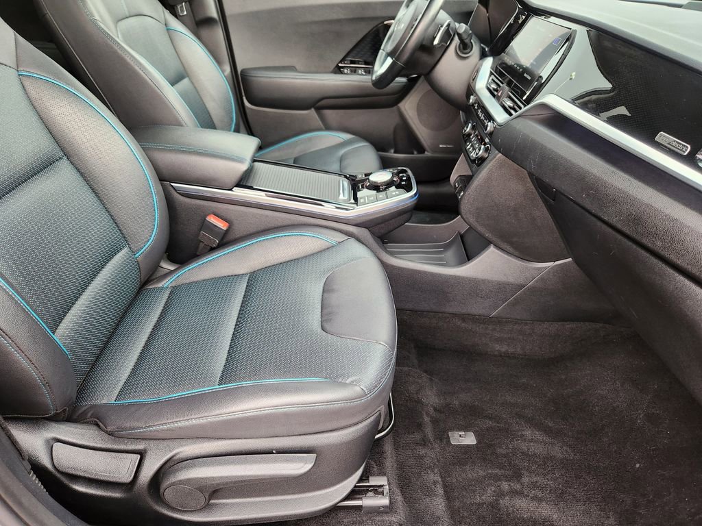 Certified 2022 Kia Niro EX Premium w/ Cold Weather Package FWD image 18