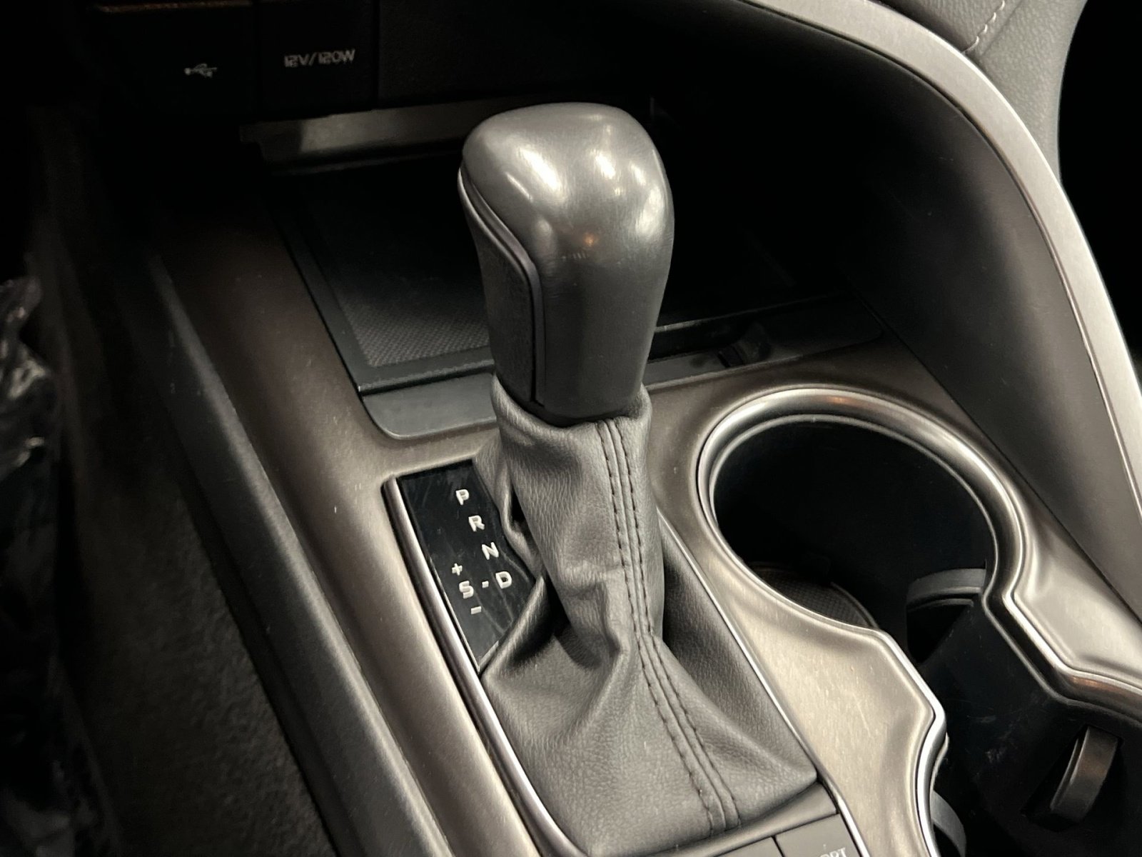 Used 2024 Toyota Camry SE image 17