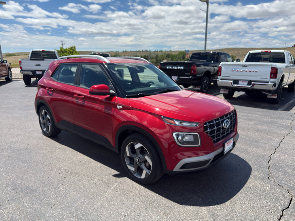 Used 2022 Hyundai Venue SEL FWD image 3