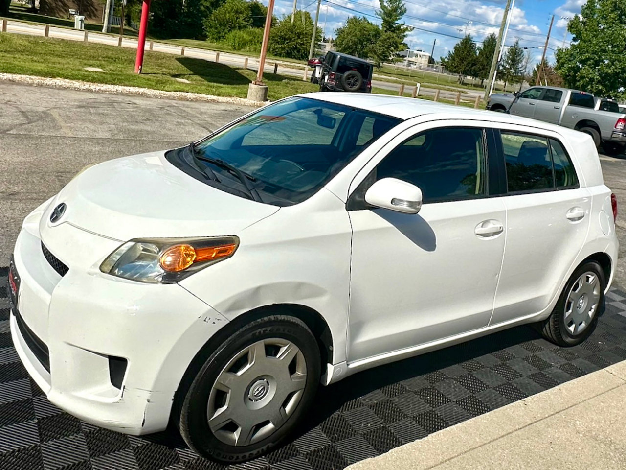 Used 2013 Scion xD image 7