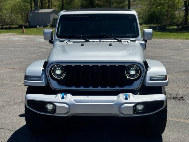 Used 2024 Jeep Wrangler High Altitude AWD/4WD image 2
