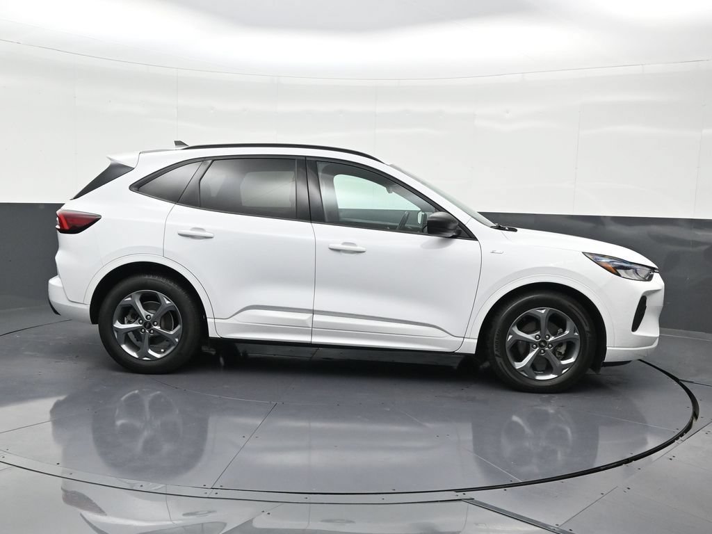 Used 2023 Ford Escape ST-Line w/ Tech Pack #1 FWD image 6