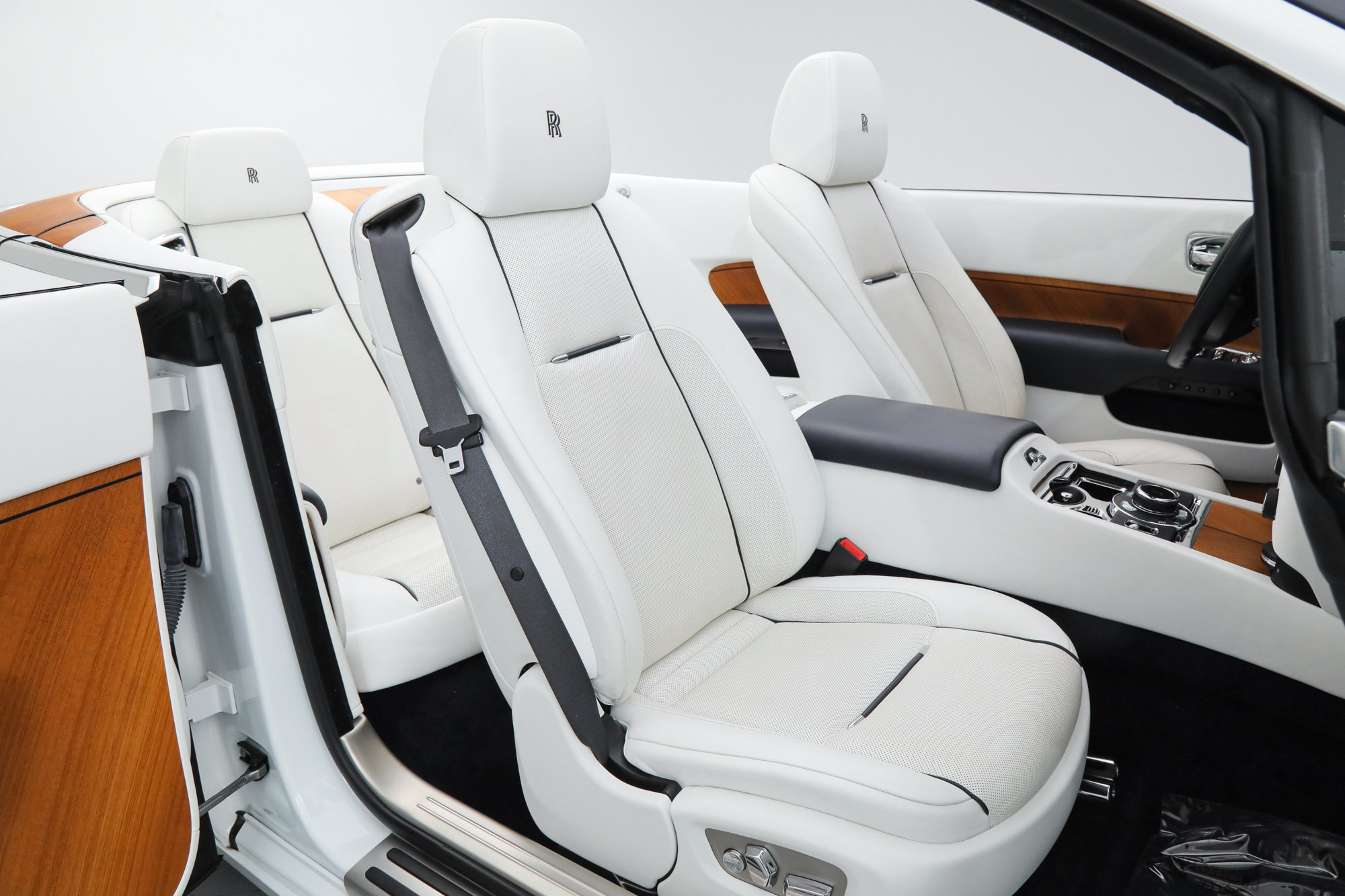 Used 2017 Rolls-Royce Dawn RWD image 24