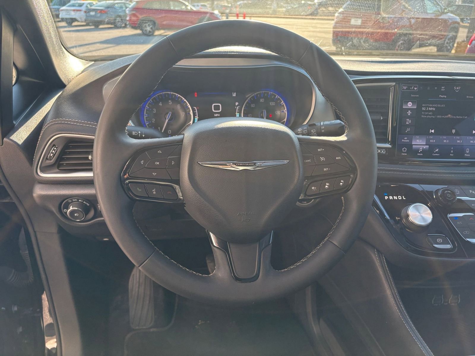 Used 2025 Chrysler Pacifica Limited image 31