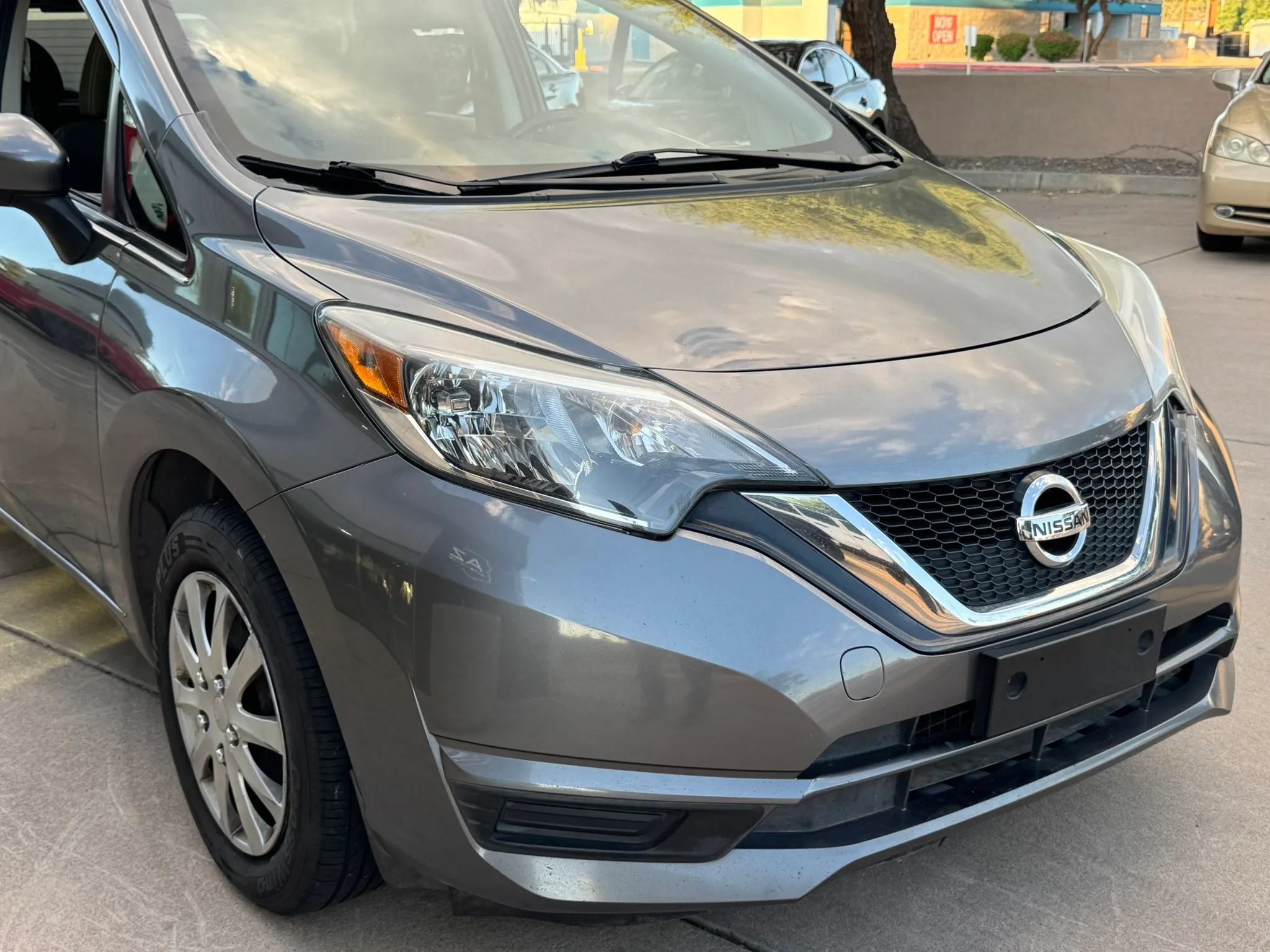 Used 2018 Nissan Versa Note FWD image 26