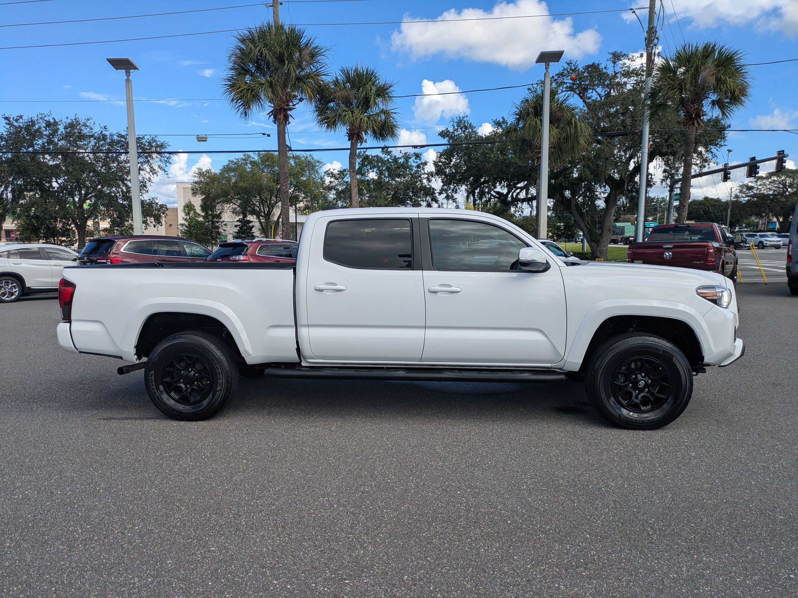 Used 2022 Toyota Tacoma SR5 RWD image 3