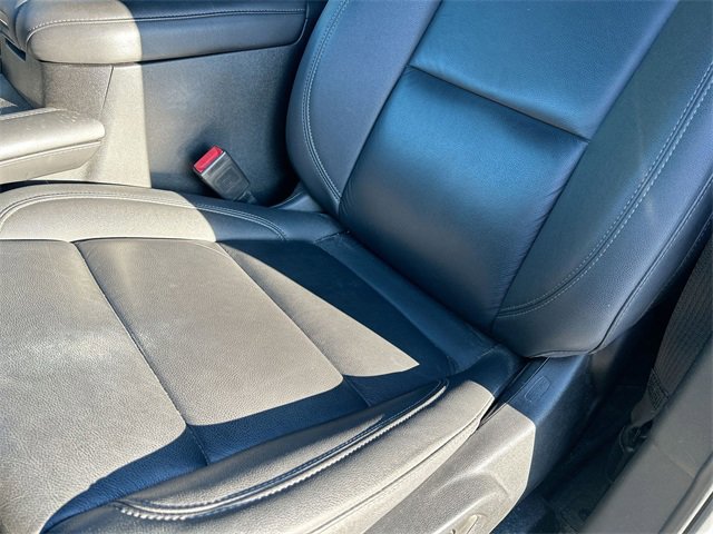 Used 2022 Chevrolet Suburban LT image 16