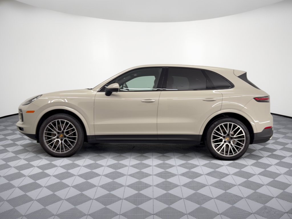 Used 2023 Porsche Cayenne AWD/4WD image 2