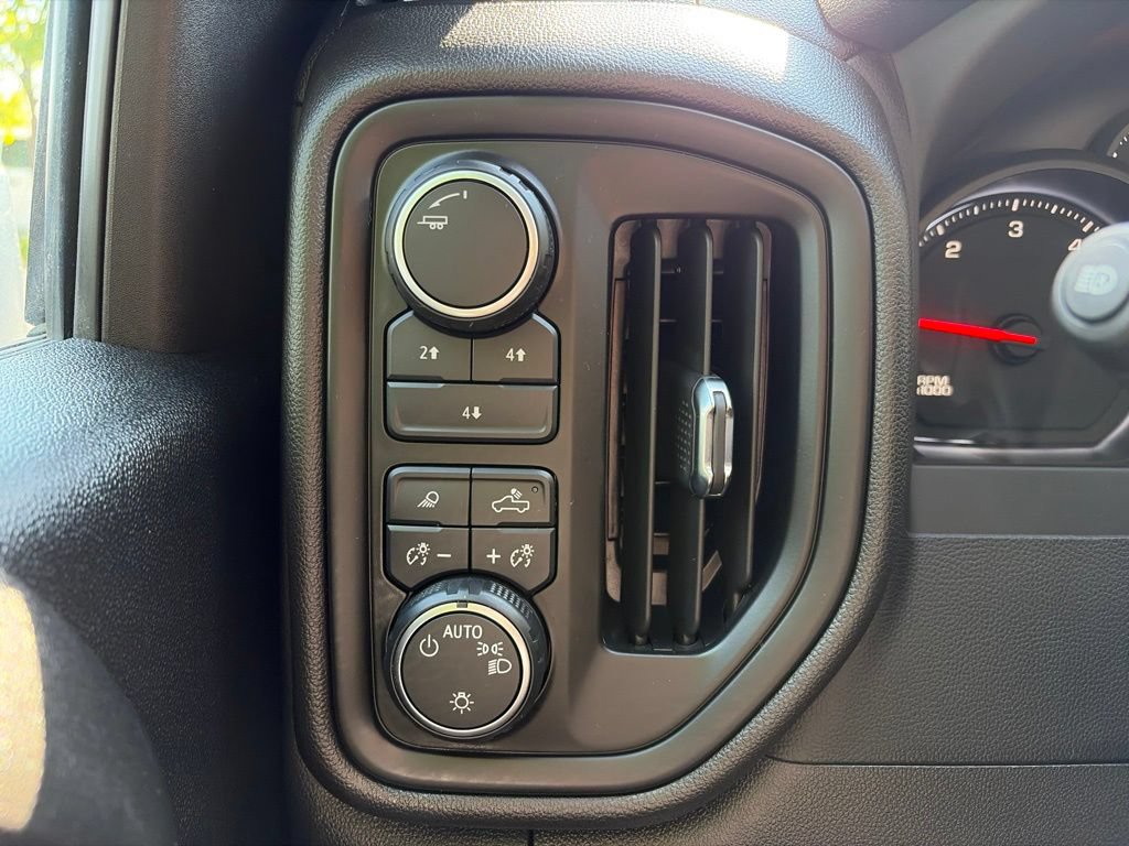 Used 2024 Chevrolet Silverado 2500 Custom w/ Custom Value Package AWD/4WD image 10