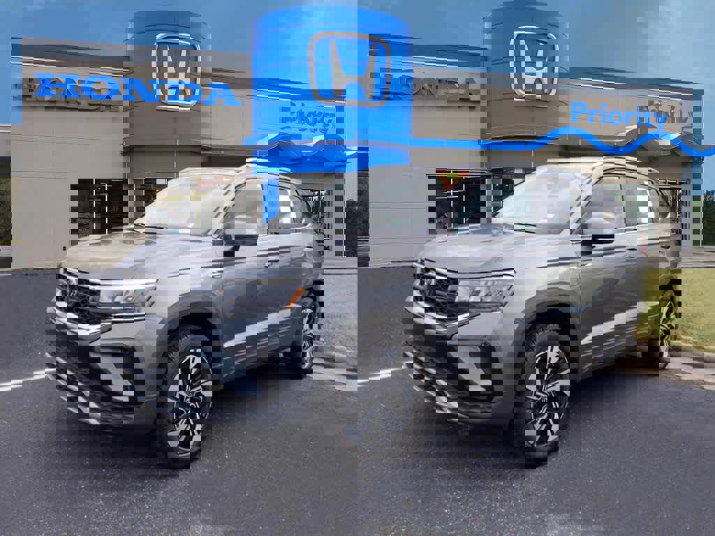 Used 2024 Volkswagen Taos SE