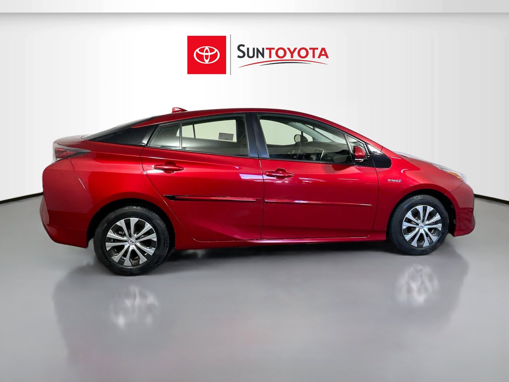Used 2016 Toyota Prius Two image 2