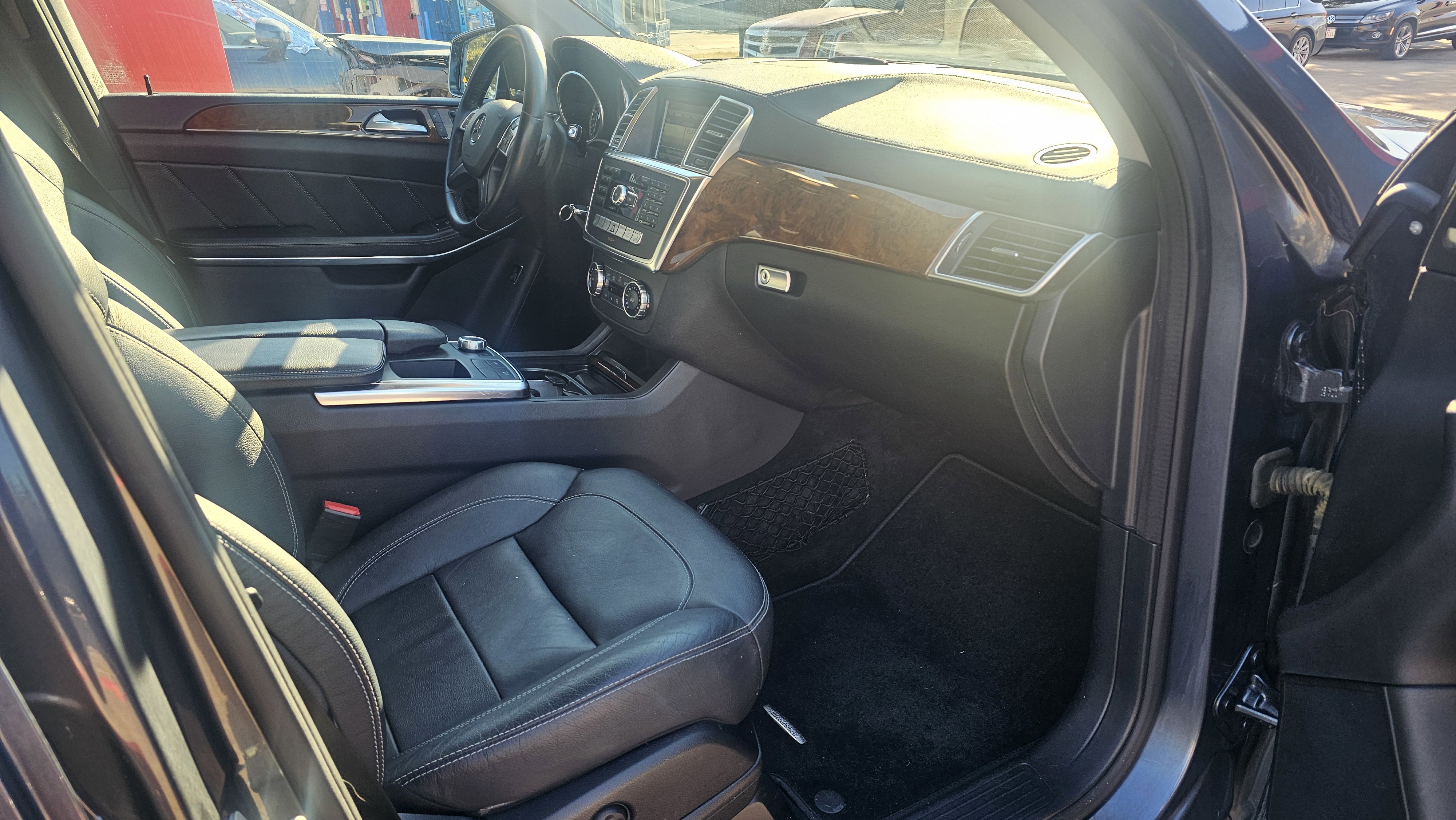Used 2014 Mercedes-Benz GL 450 4MATIC 4dr GL 450 w/ Driver Assistance Package image 33