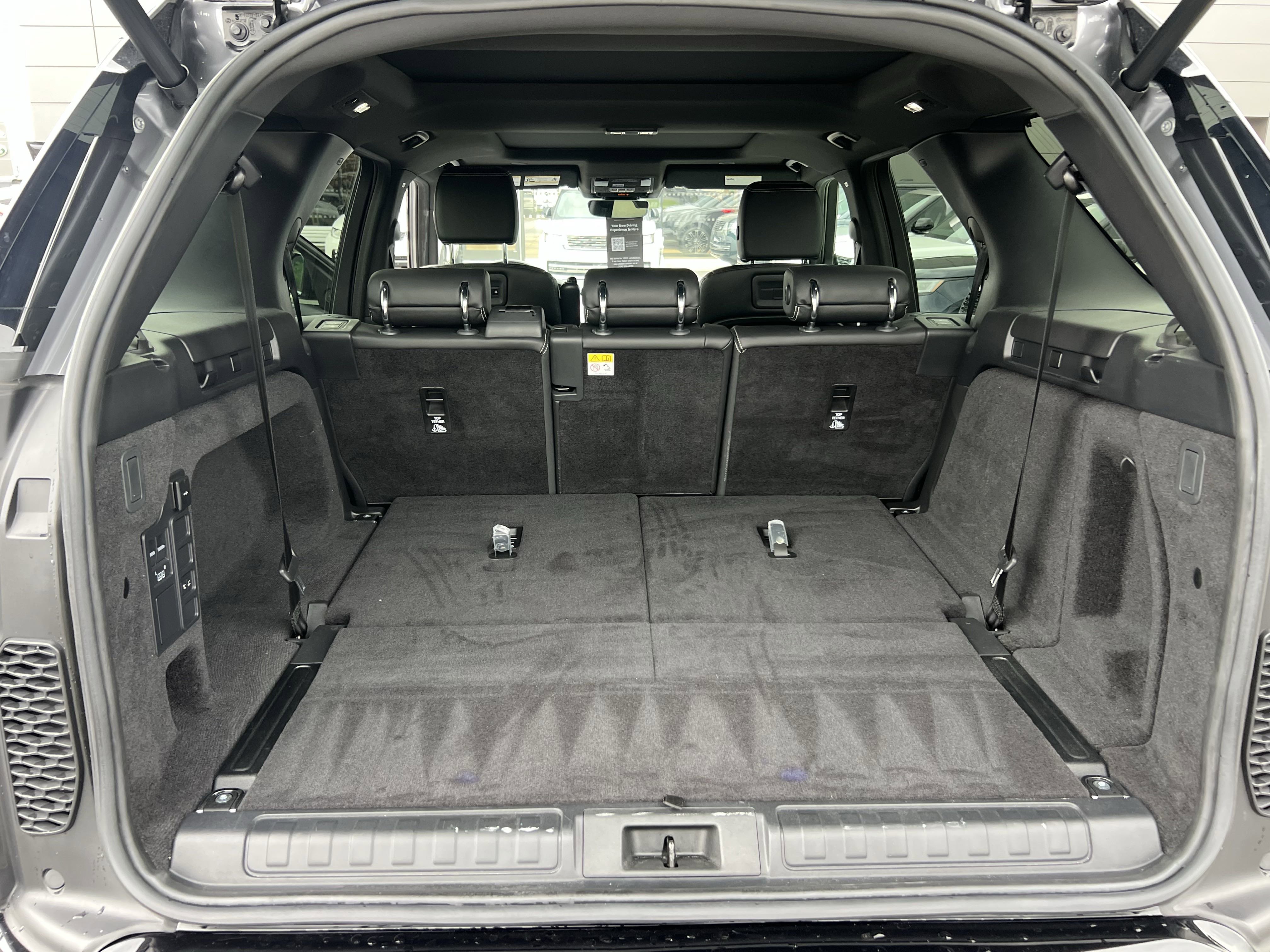 Certified 2023 Land Rover Discovery S R-Dynamic image 35