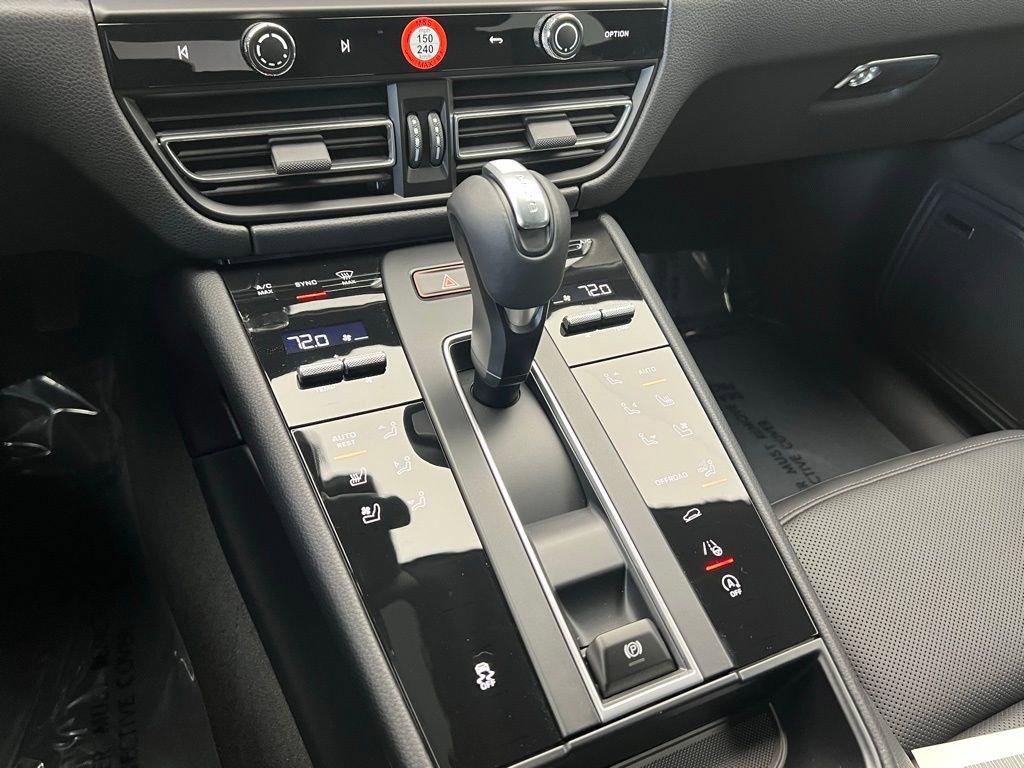 New 2026 Porsche Macan image 11