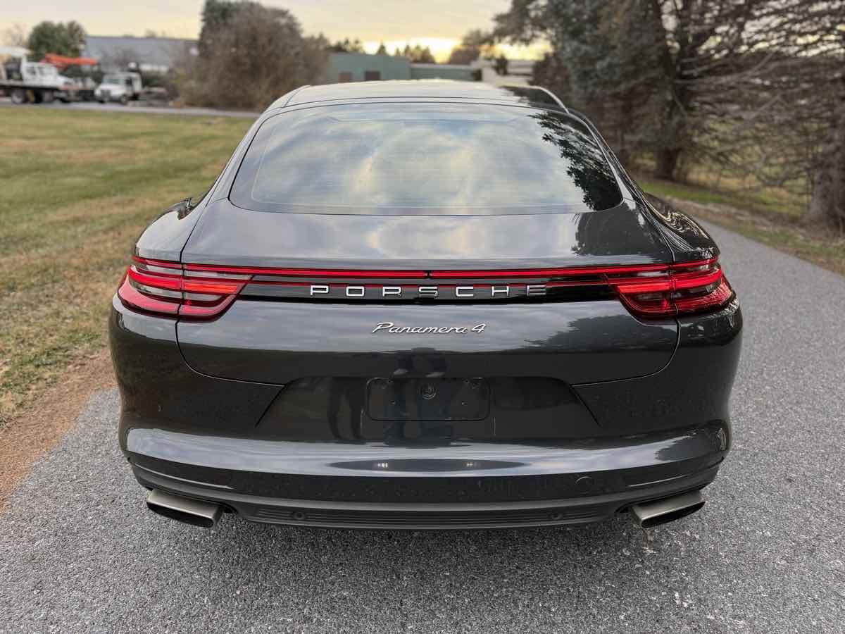 Used 2018 Porsche Panamera 4 image 6