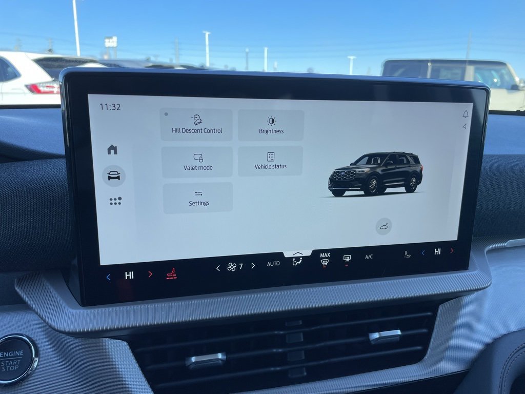 Used 2025 Ford Explorer Active image 17