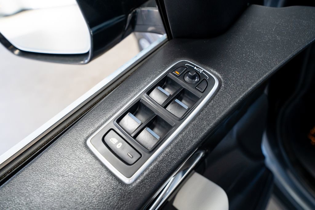 Used 2019 Jaguar F-PACE Prestige AWD/4WD image 26