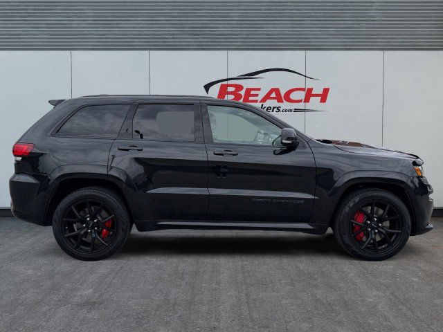 Used 2016 Jeep Grand Cherokee SRT image 9