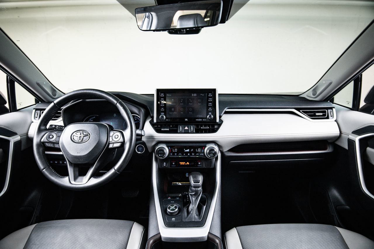 Used 2021 Toyota RAV4 Limited AWD/4WD image 25