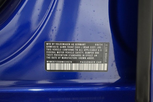 Used 2024 Volkswagen Golf R image 39