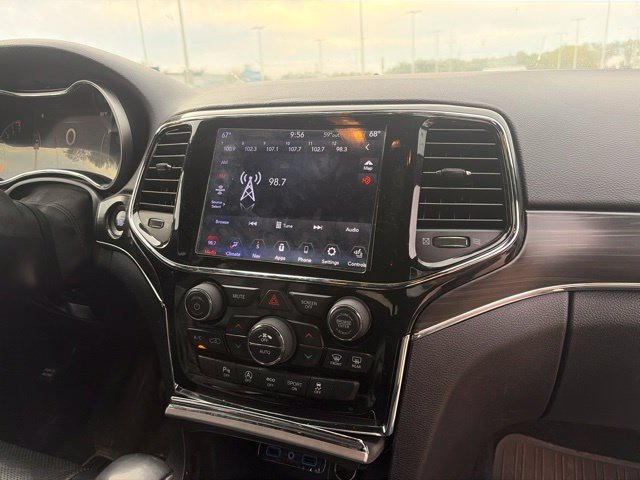 Used 2019 Jeep Grand Cherokee Limited w/ Luxury Group II AWD/4WD image 14