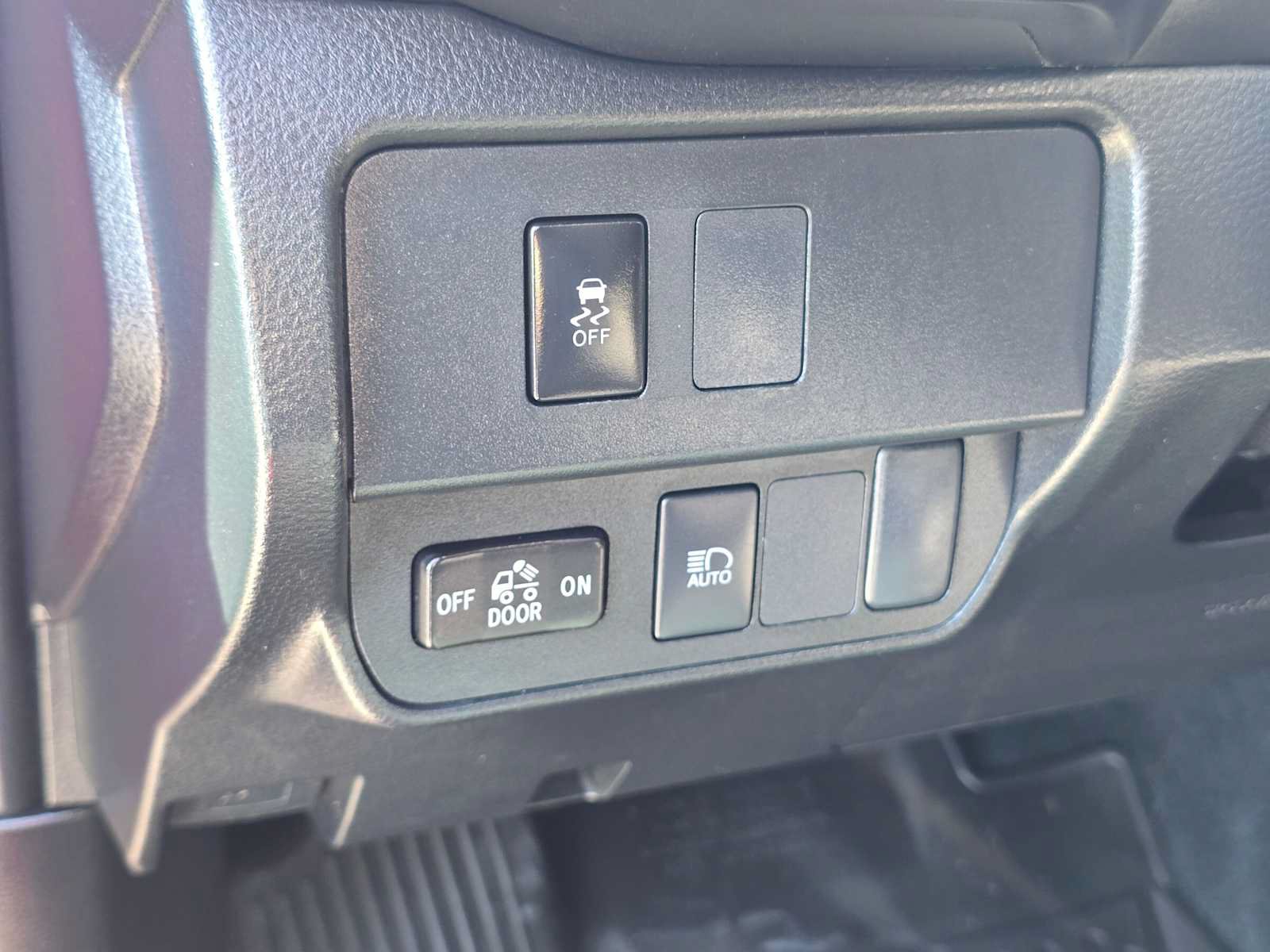 Certified 2023 Toyota Tacoma SR AWD/4WD image 24