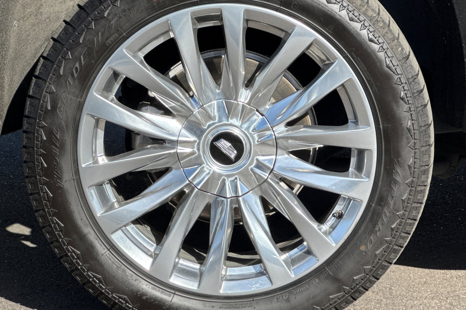 Used 2023 Cadillac Escalade ESV Premium Luxury image 42