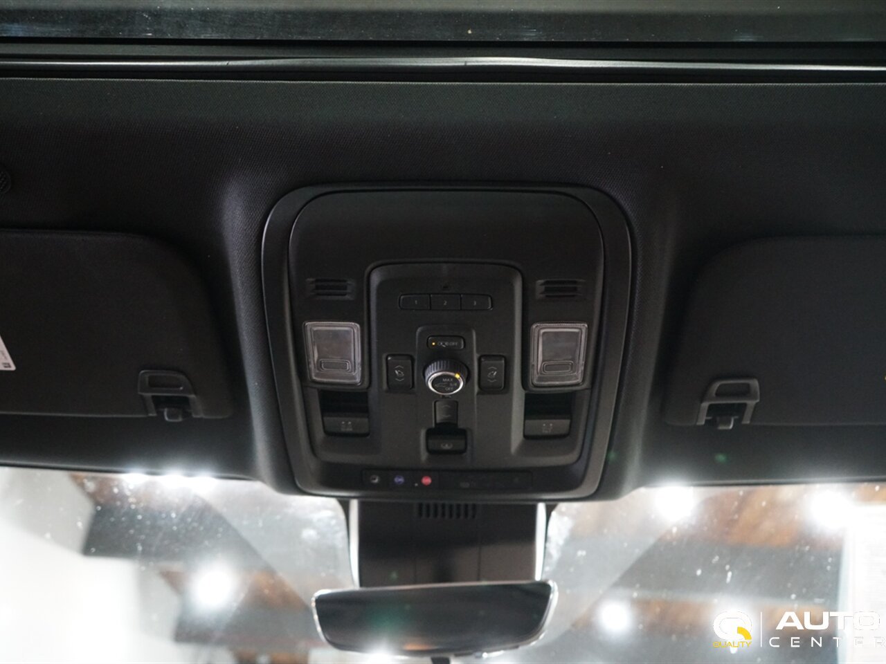 Used 2023 Chevrolet Tahoe High Country AWD/4WD image 25