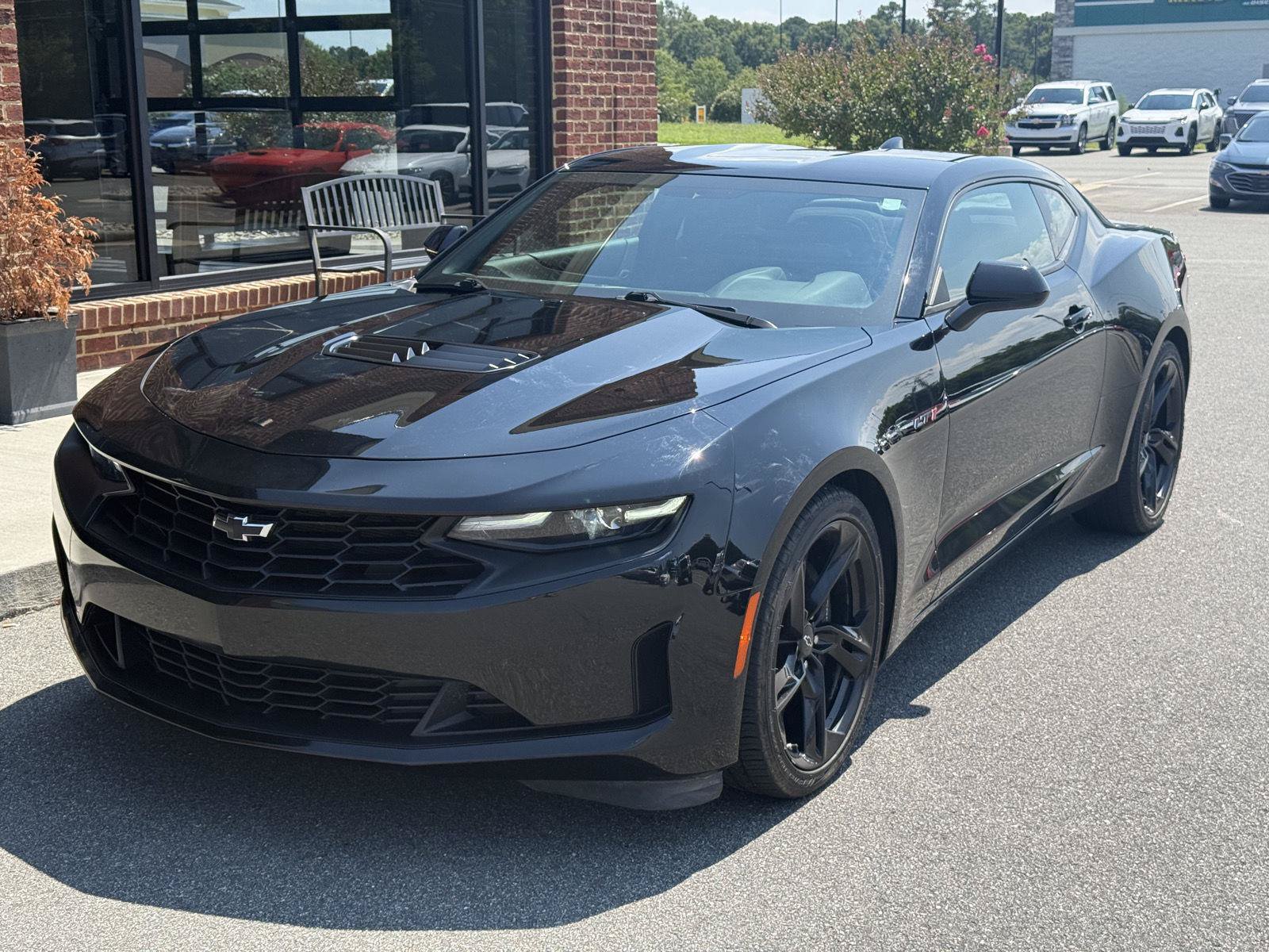 Used 2023 Chevrolet Camaro LT RWD image 1
