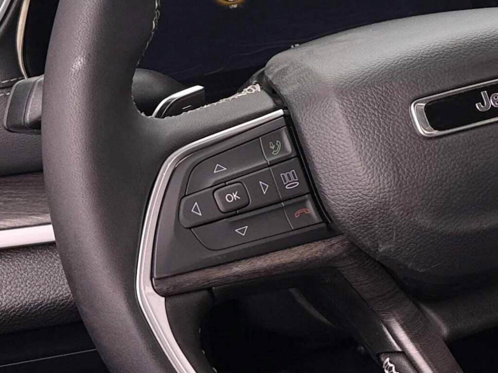 New 2025 Jeep Grand Cherokee Limited w/ Black Appearance Package image 36