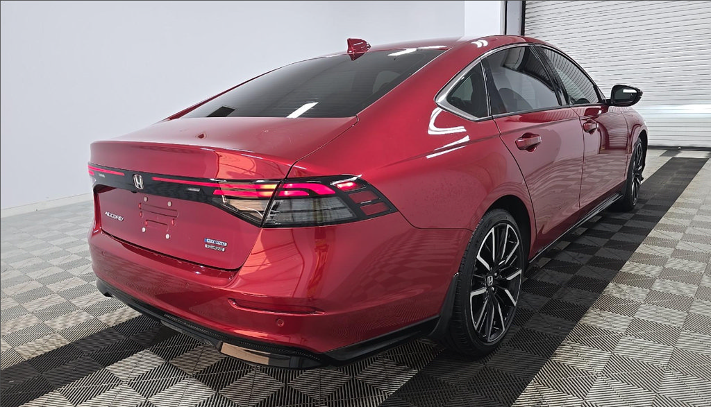 Used 2024 Honda Accord Touring image 5