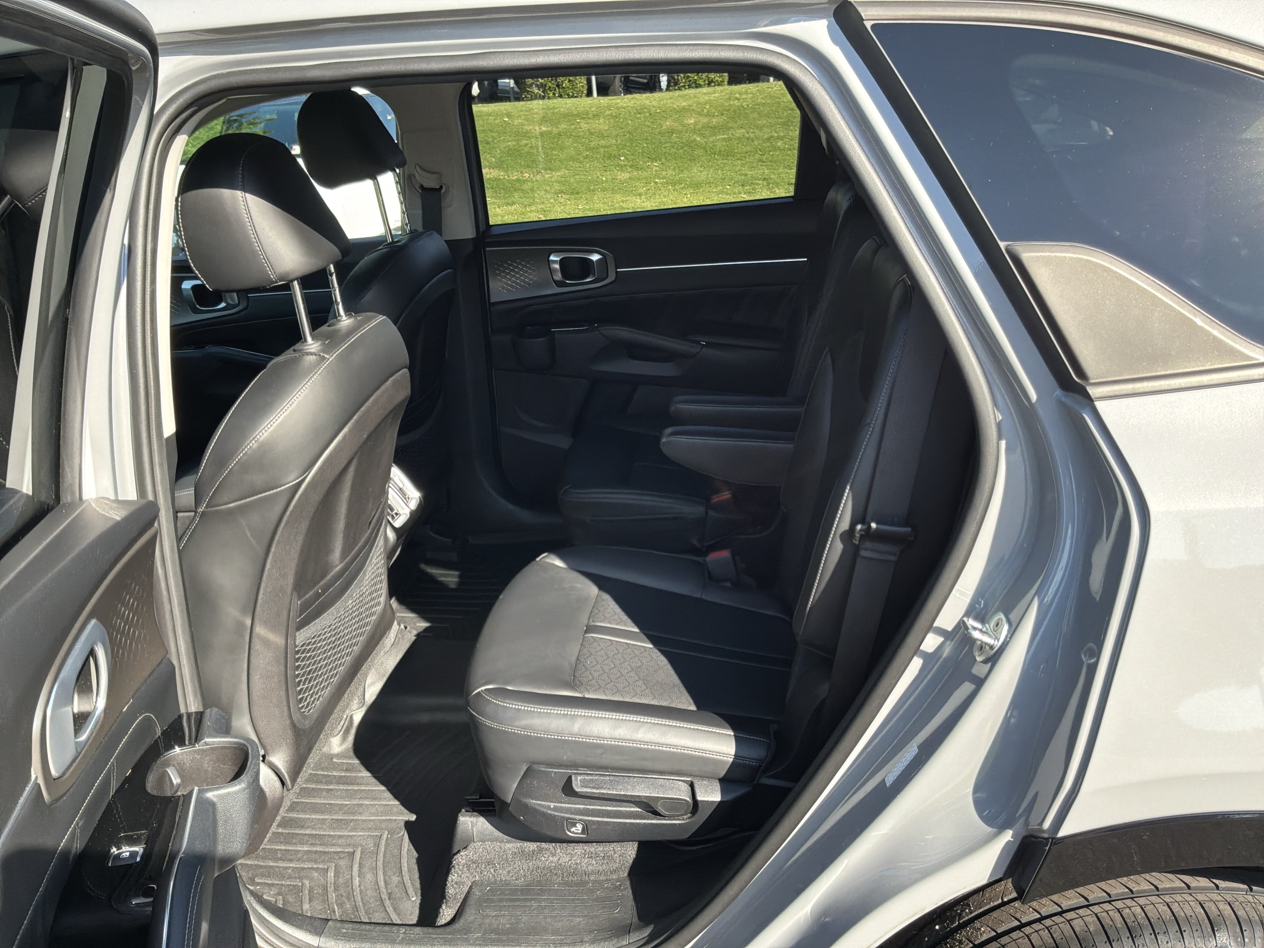 Used 2022 Kia Sorento SX AWD/4WD image 28