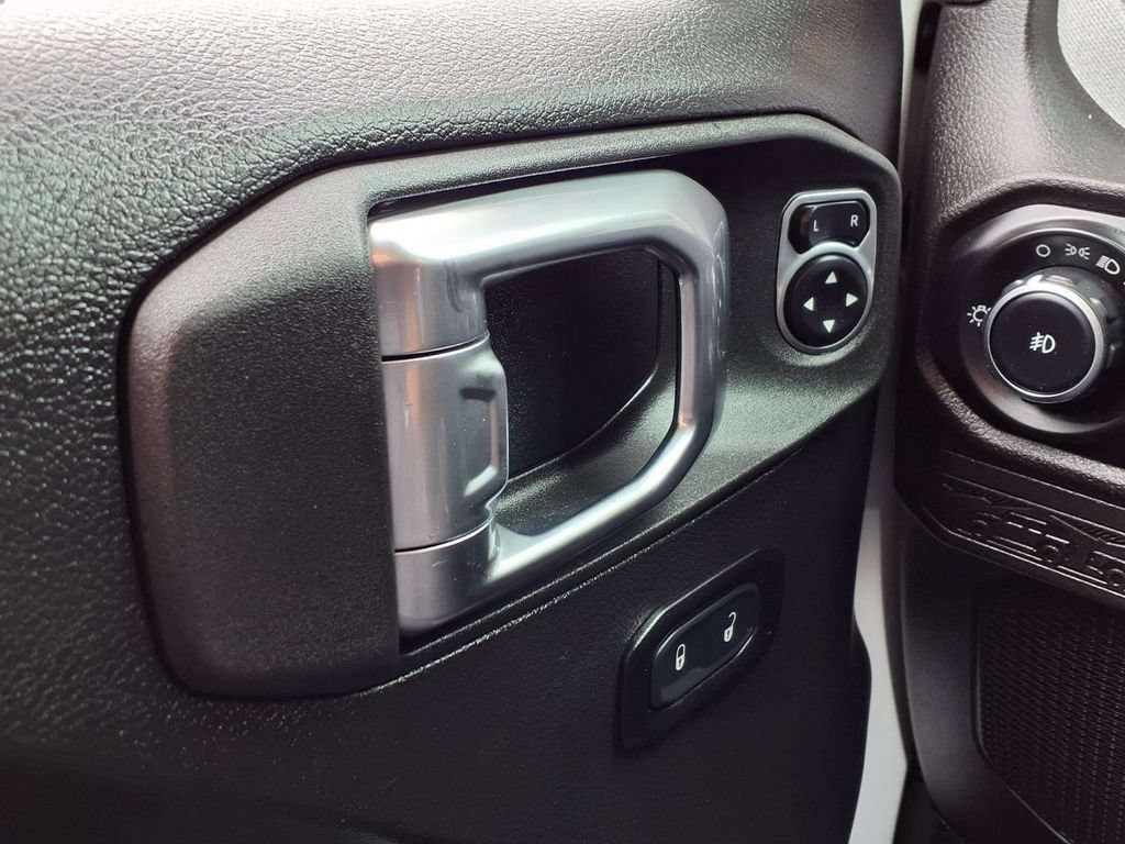 Certified 2025 Jeep Wrangler Unlimited Sport AWD/4WD image 18