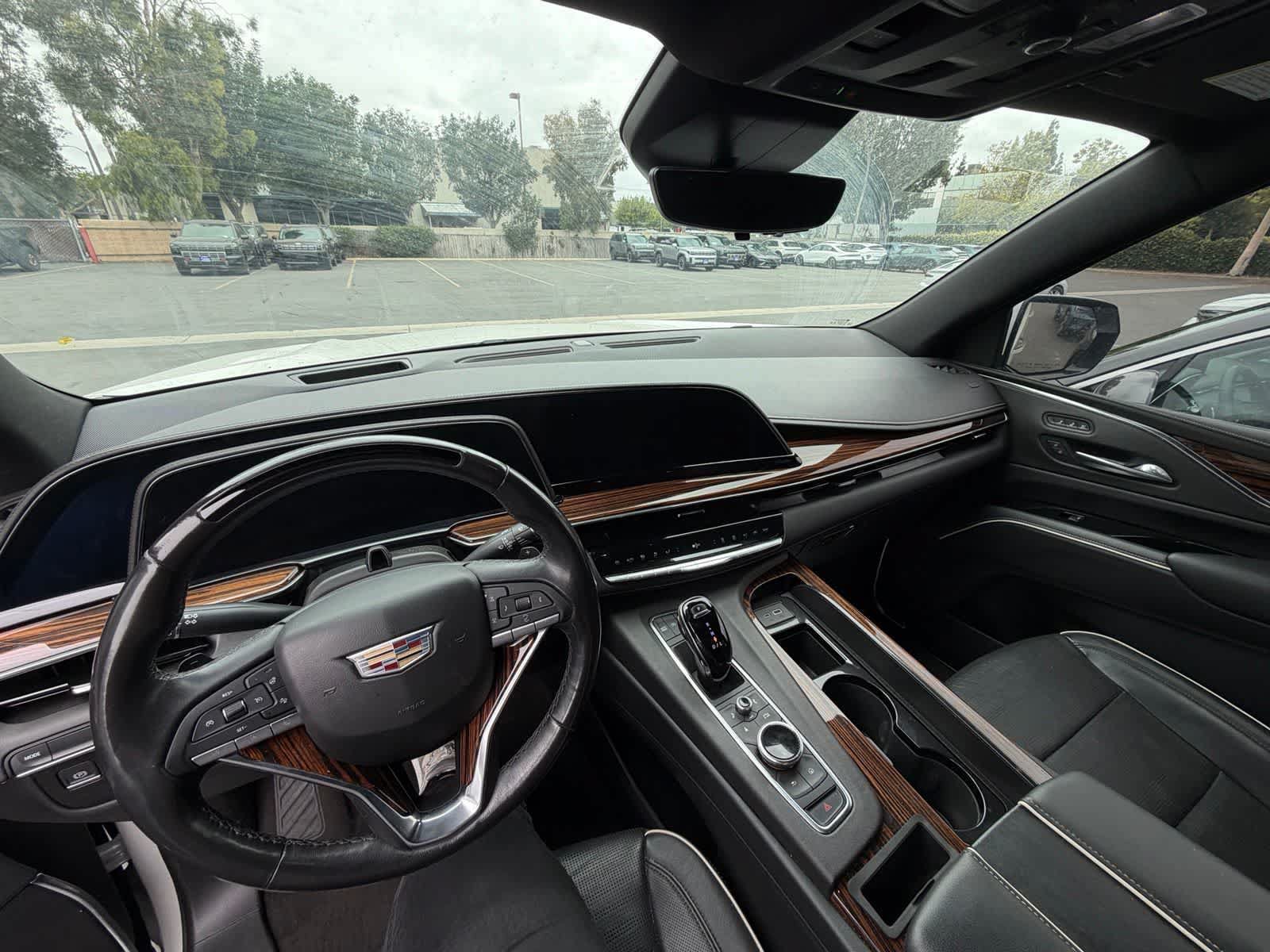 Used 2022 Cadillac Escalade Premium Luxury RWD image 8