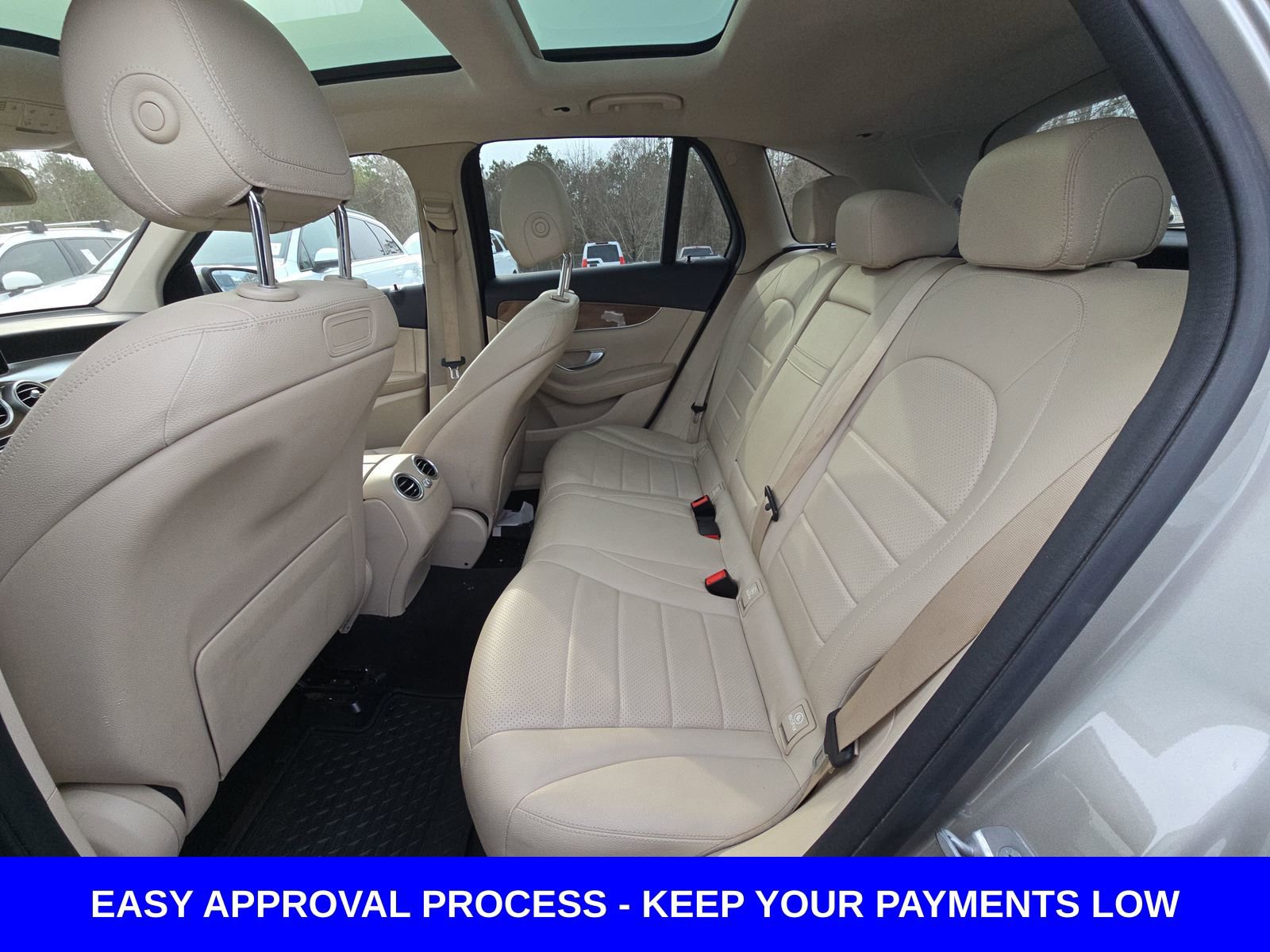 Used 2019 Mercedes-Benz GLC 300 4MATIC w/ Premium Package image 13
